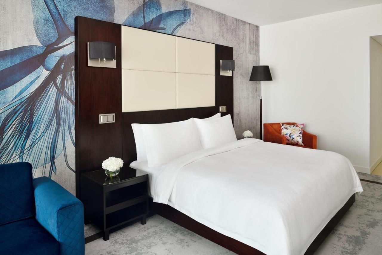 Mövenpick Jumeirah Lakes Towers Hotel 5*