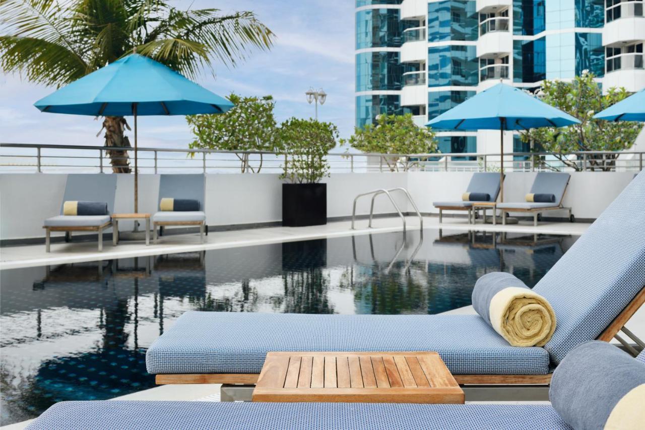 Mövenpick Jumeirah Lakes Towers 5*