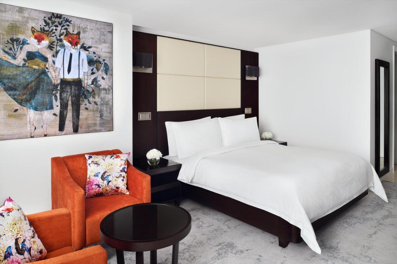 Hotel Mövenpick Jumeirah Lakes Towers 5*